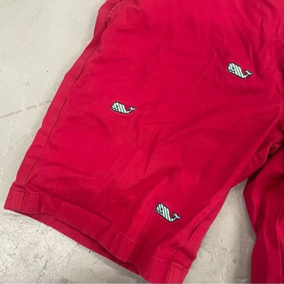 Vineyard Vines Men’s Red Whale Design Shorts Size 33 - Picture 2 of 5